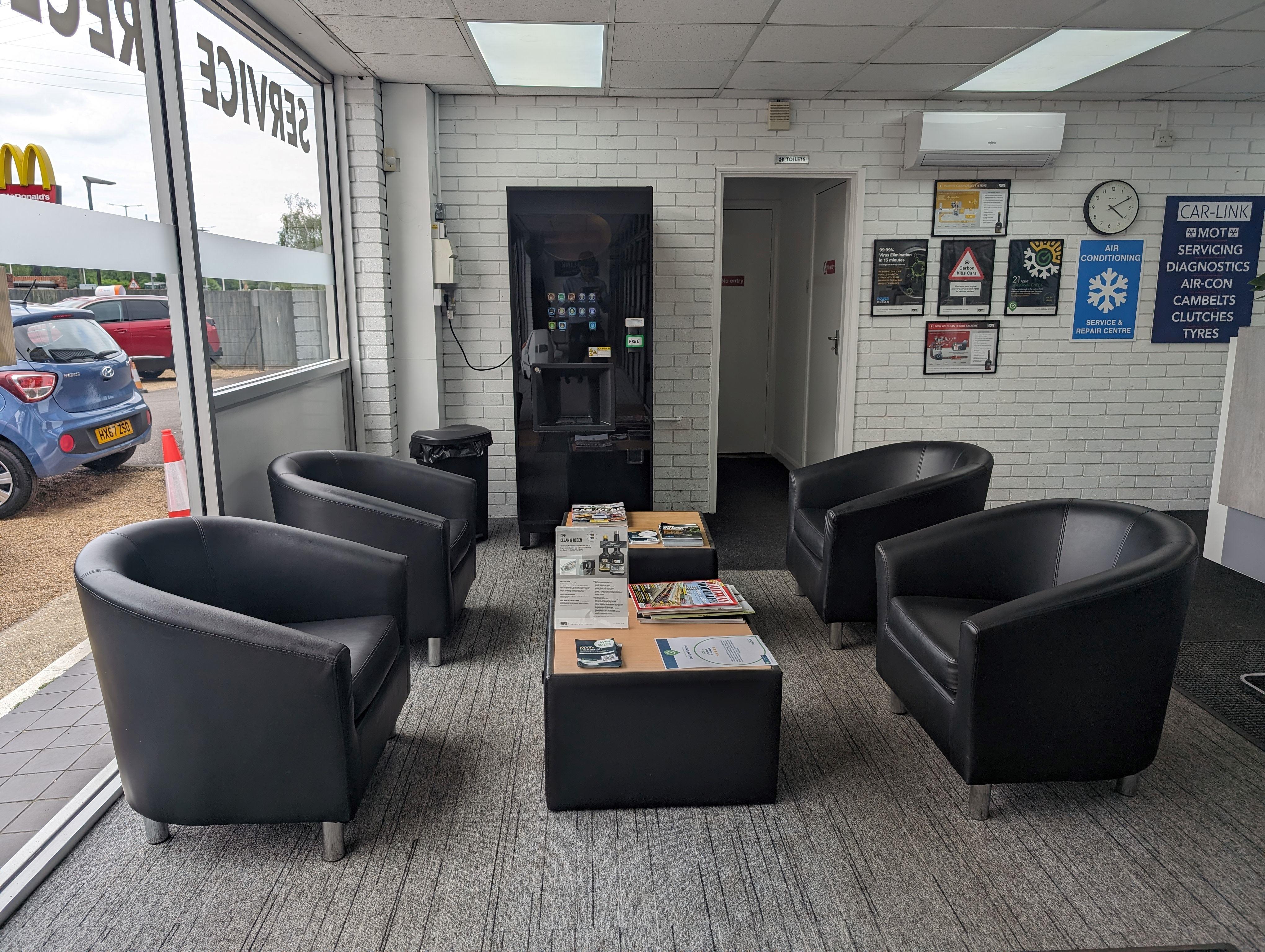 Auto Reception Automotive Garage Reception Area